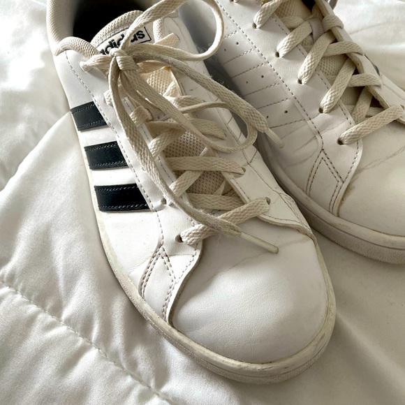 Adidas shoes - Picture 1 of 4